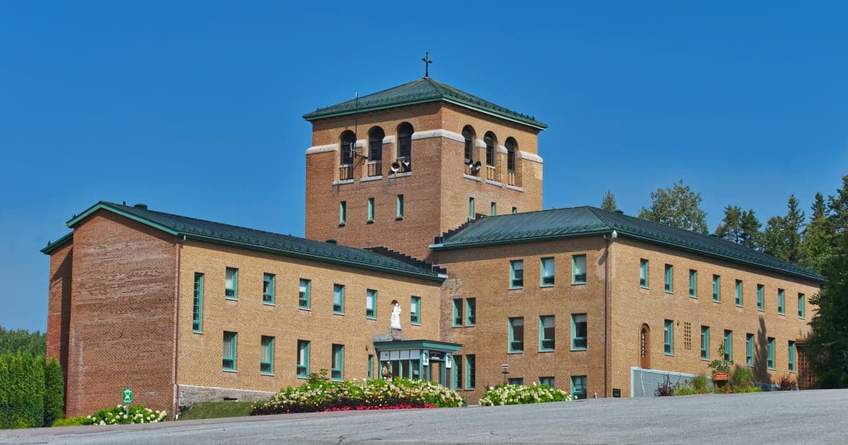 Woodhull Hospital Celebrates Breast Cancer Survivors with Day of Recognition and Support