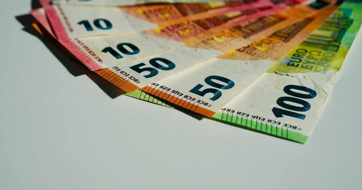 IRS Clarifies Guidance on Tip Income and Overtime Pay Amidst Tax Policy Discussions