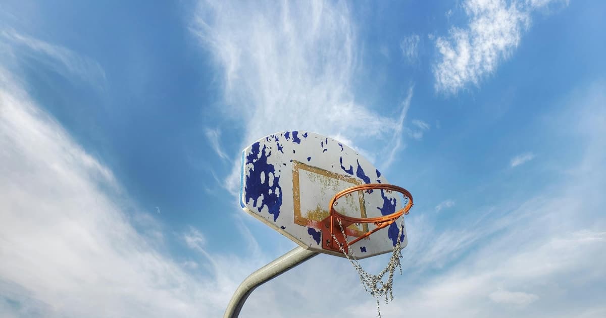 Cavaliers Topple Suns Behind Donovan Mitchell's Scorching 34-Point Performance