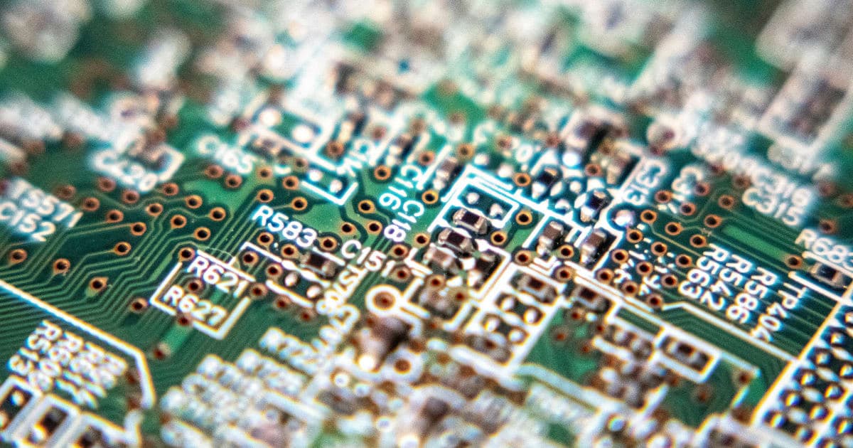 Tech Sector Navigates Economic Headwinds, Shows Resilience in Key Areas