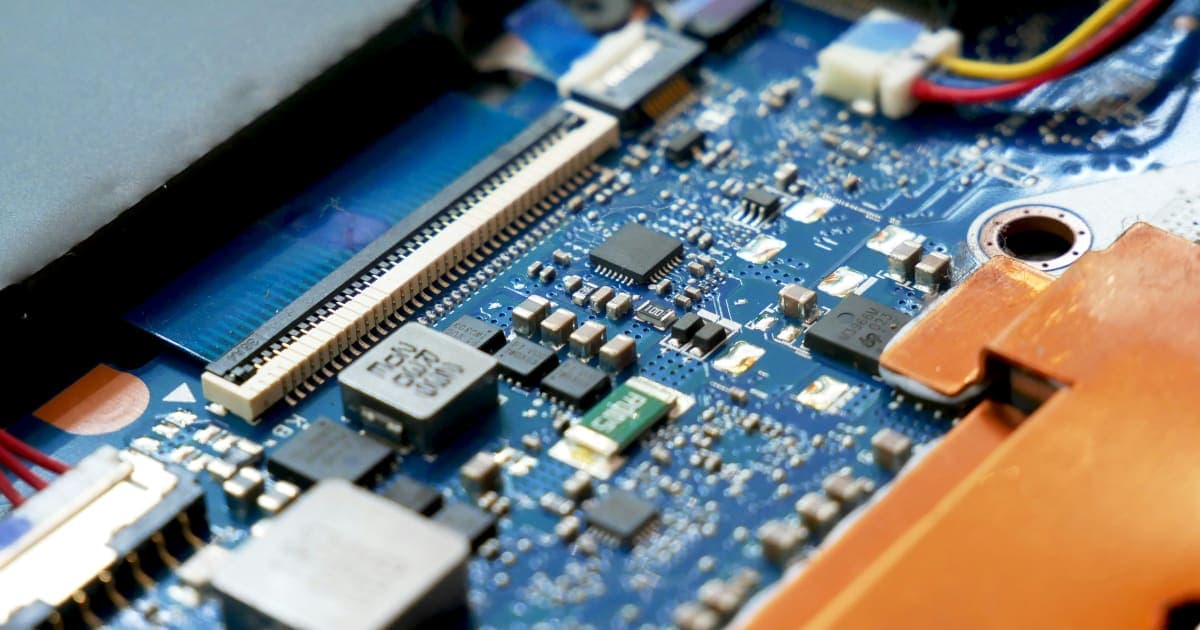 Tech Sector Navigates Economic Headwinds, Shows Resilience Despite Inflation and Interest Rate Hikes